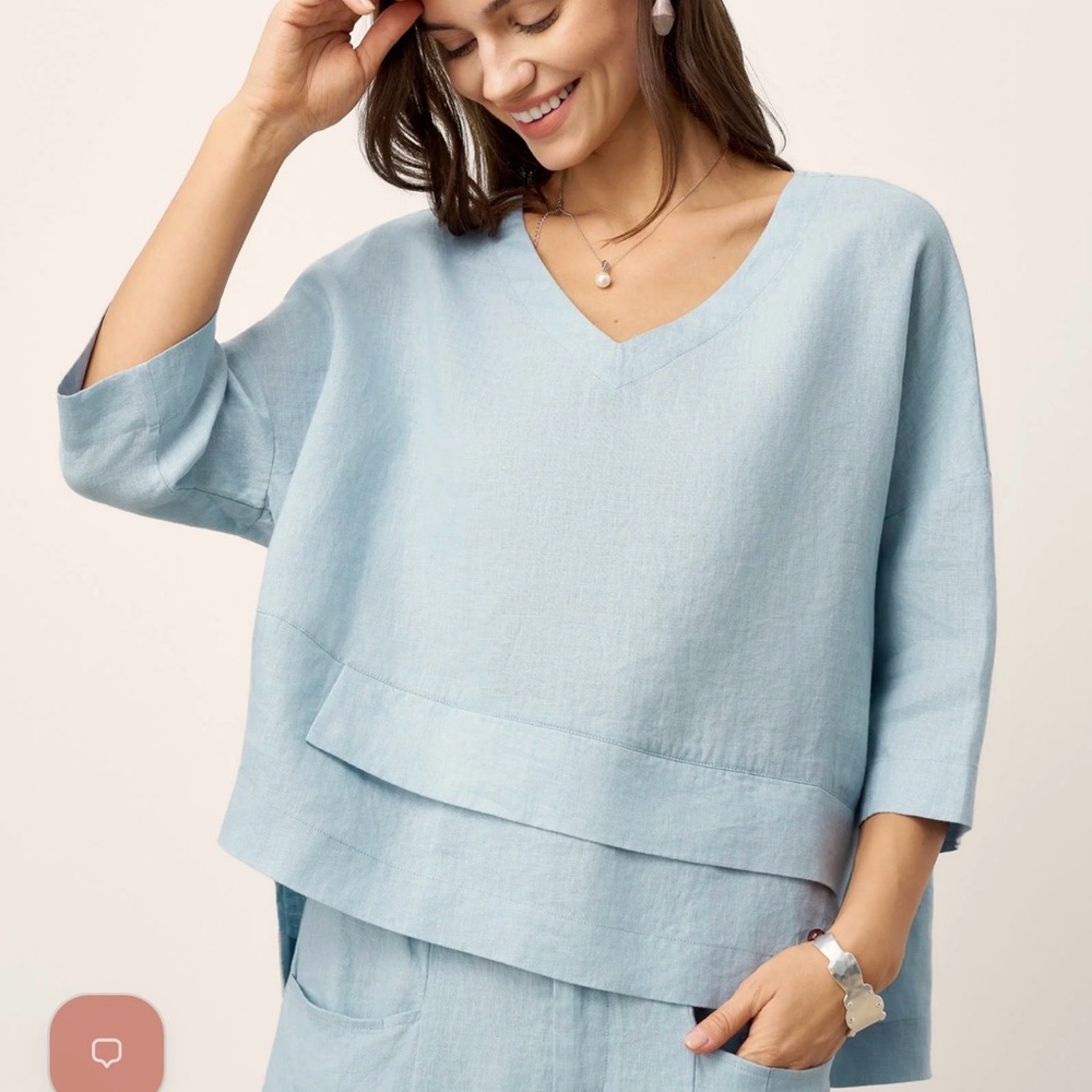 Lintico Women’s Linen V-Neck Asymetrical Relaxed Top - Ice-blue